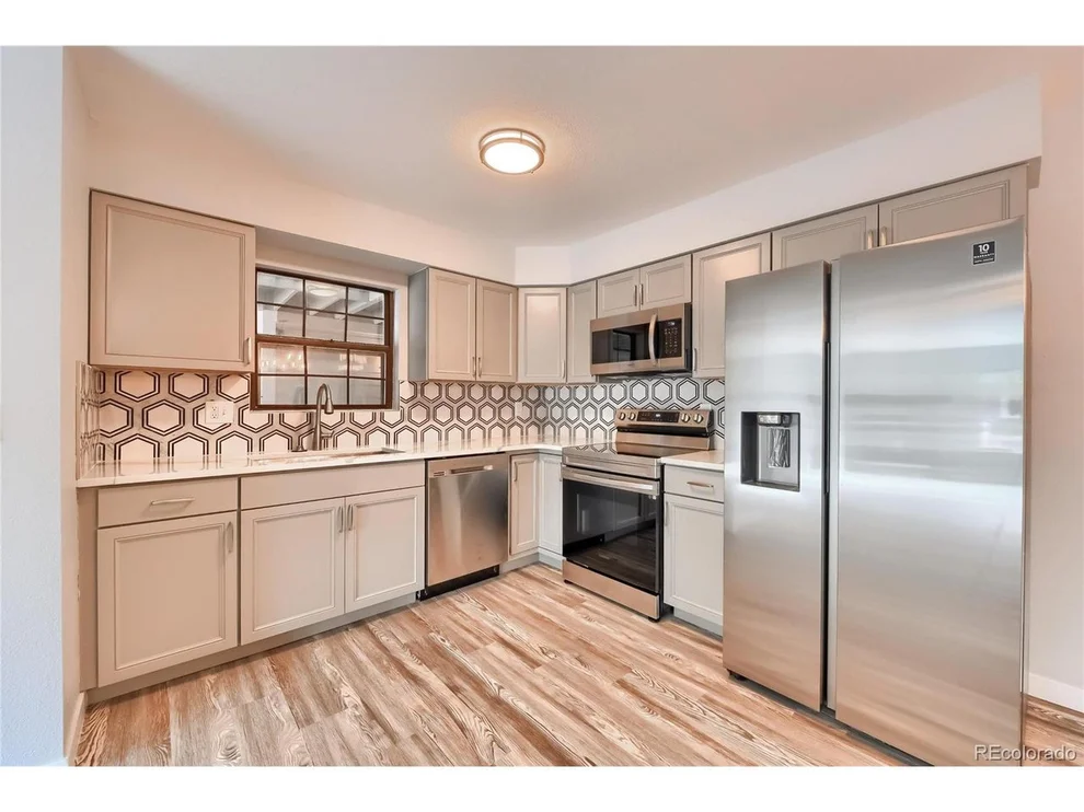 Unit for sale at 12093 W Cross Dr, Littleton, CO 80127