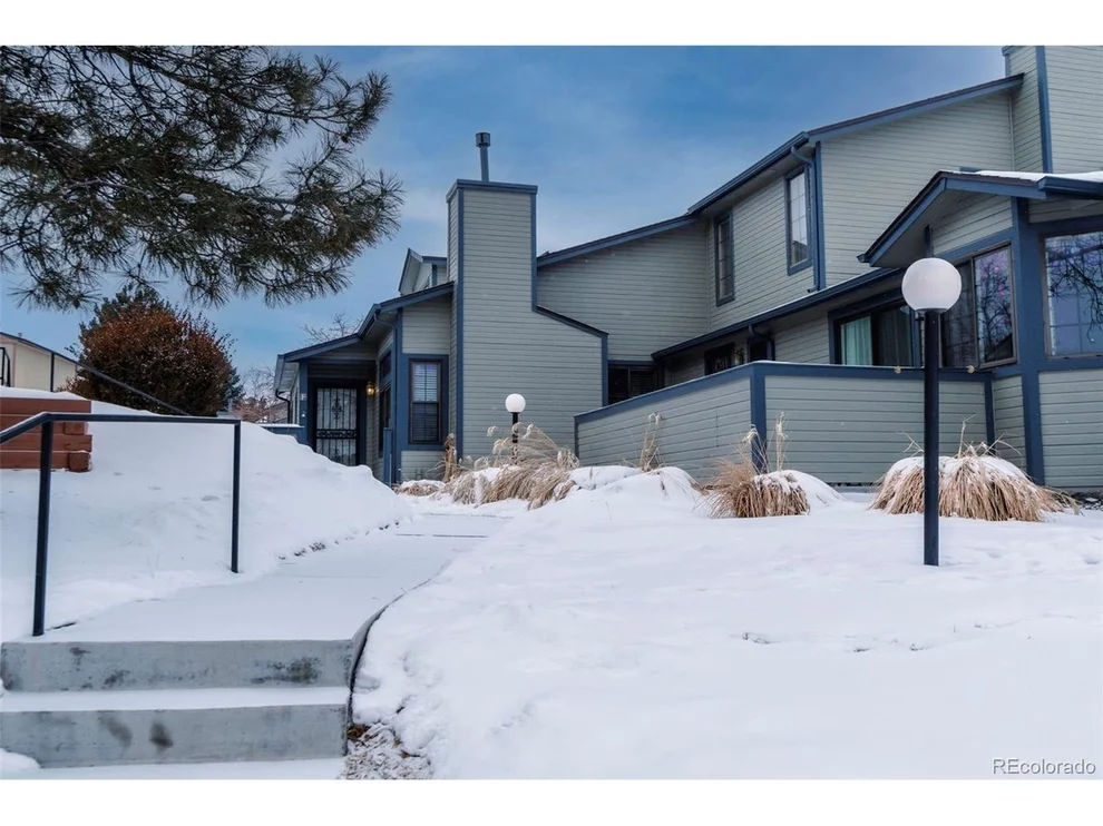 Unit for sale at 9133 W Cedar Dr, Lakewood, CO 80226