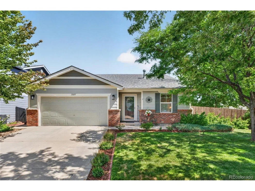 Unit for sale at 15895 Robins Dr, Denver, CO 80239