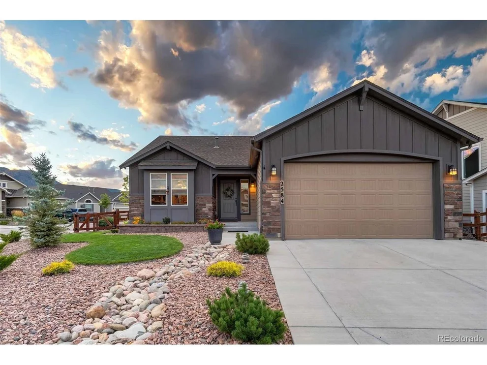 Unit for sale at 2584 Lakes Edge Dr, Monument, CO 80132