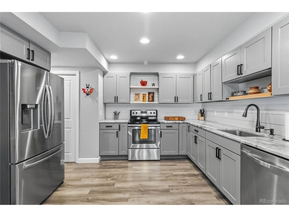 Unit for sale at 2556 E Easter Ave, Littleton, CO 80122