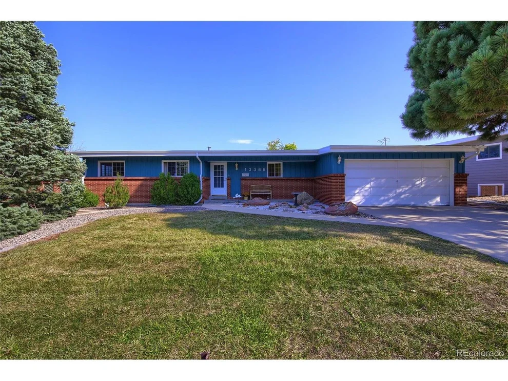 Unit for sale at 13386 W Center Dr, Lakewood, CO 80228