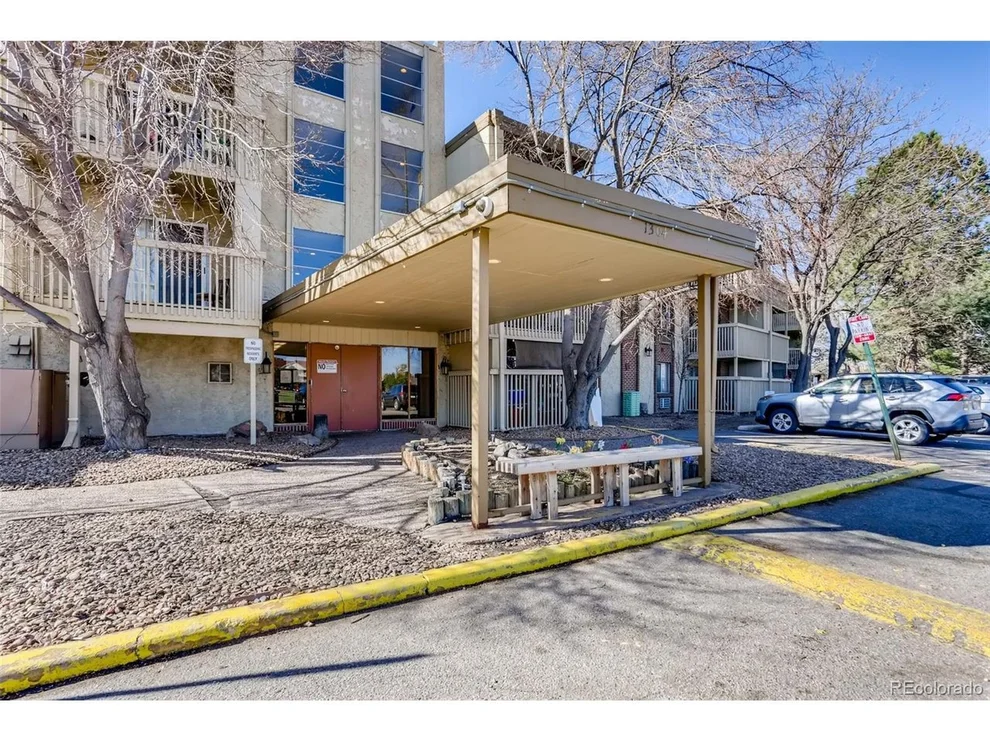 Unit for sale at 1304 S Parker Rd, Denver, CO 80231