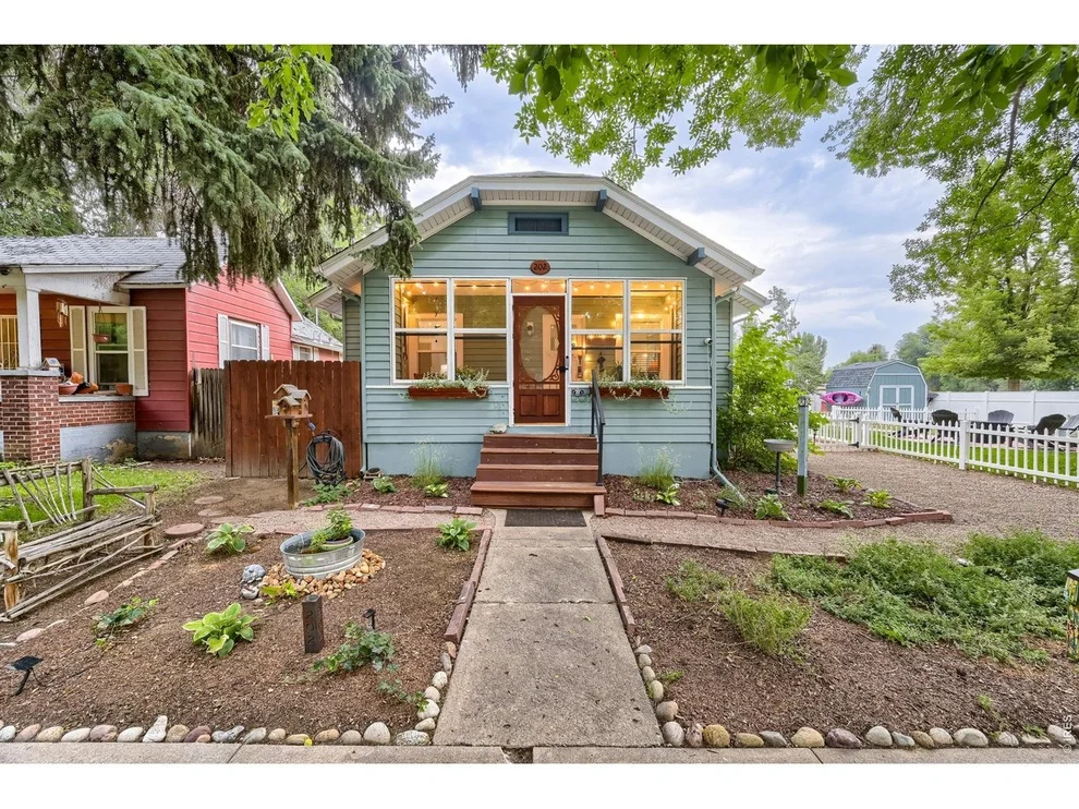 Unit for sale at 202 8th Ave, Longmont, CO 80501