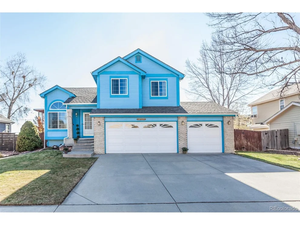 Unit for sale at 555 Cherrywood Dr, Longmont, CO 80504