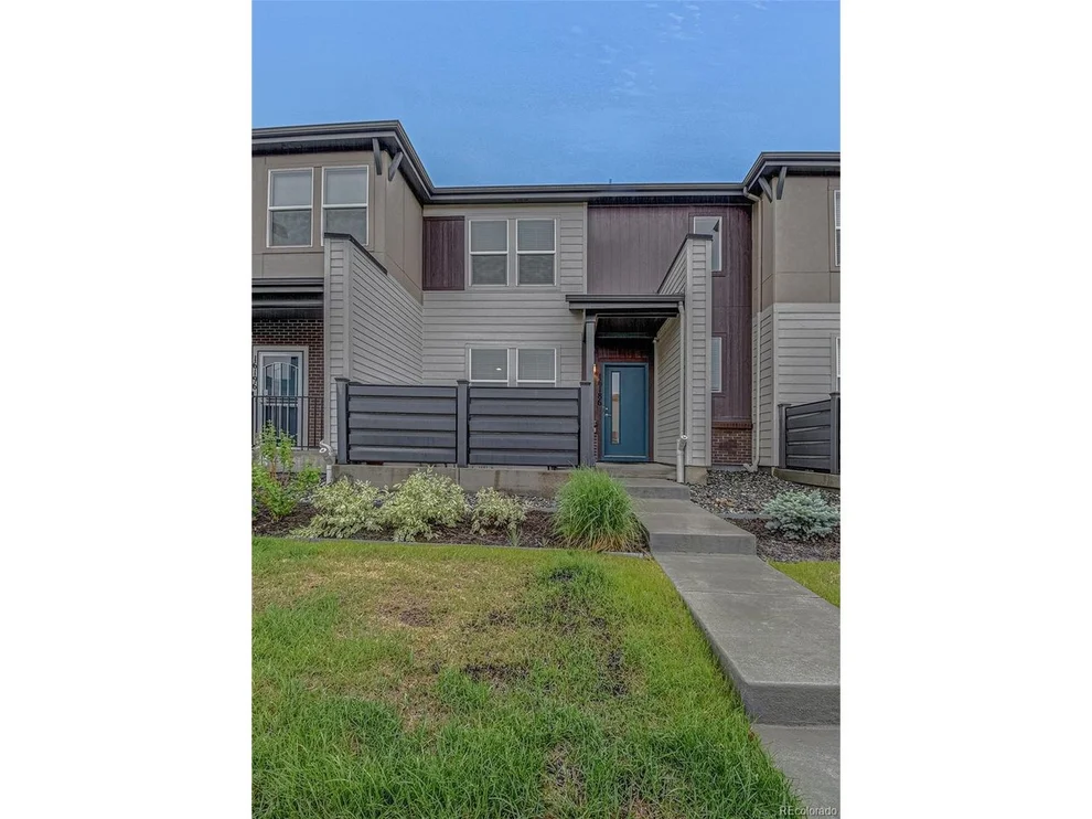 Unit for sale at 16186 E Warner Dr, Denver, CO 80239