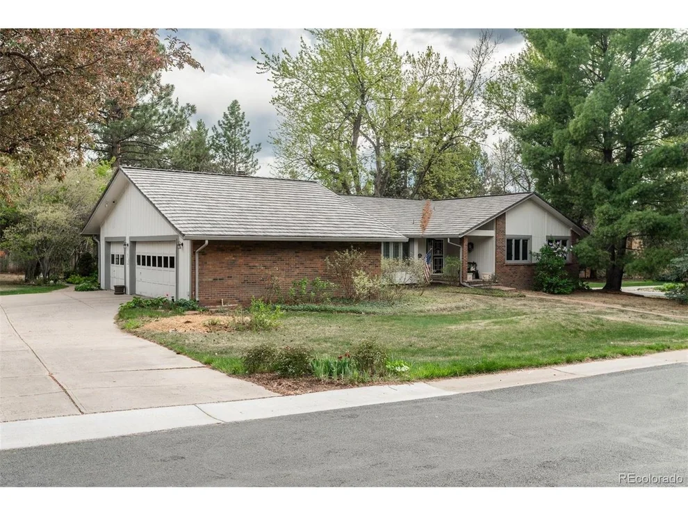Unit for sale at 2002 Green Oaks Ln, Littleton, CO 80121