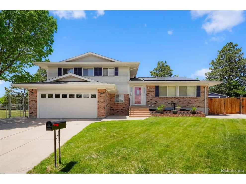 Unit for sale at 17403 E Eastman Dr, Aurora, CO 80013