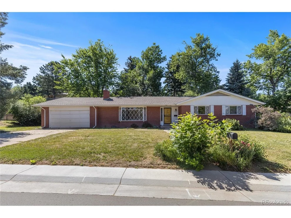 Unit for sale at 2070 Union Dr, Lakewood, CO 80215