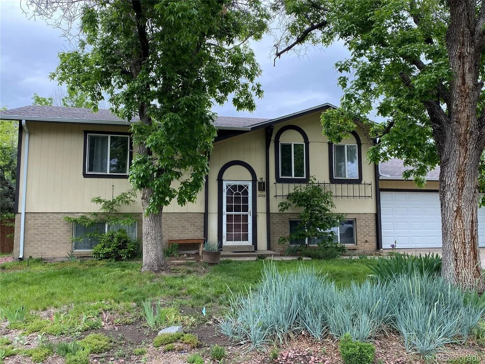 Unit for sale at 12109 E Oregon Dr, Aurora, CO 80012