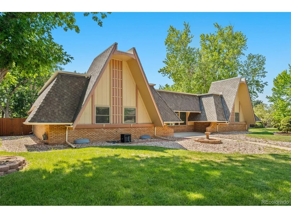 Unit for sale at 7296 S Chase Ct, Littleton, CO 80128
