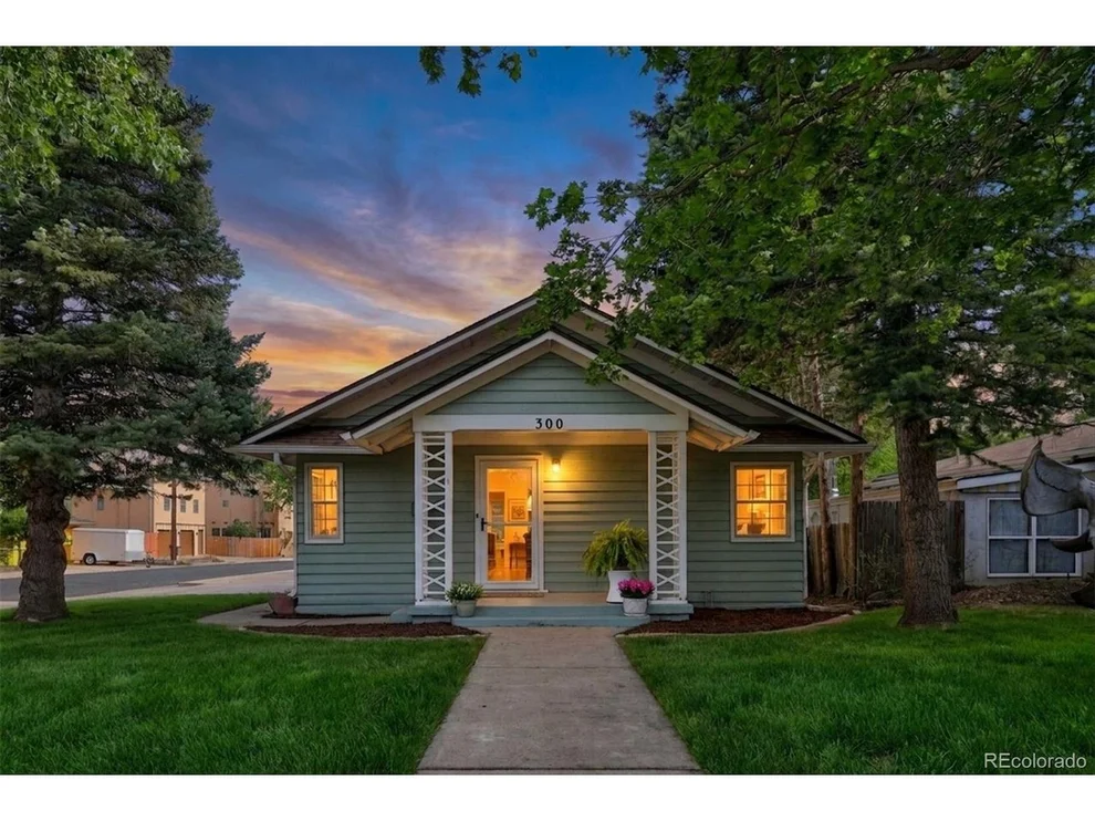 Unit for sale at 300 W Cleveland St, Lafayette, CO 80026
