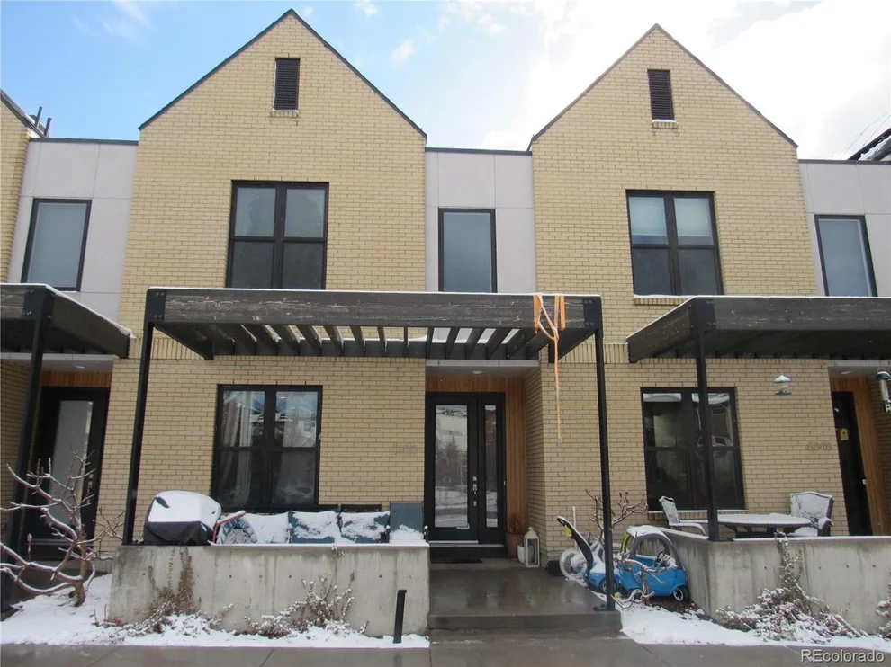 Unit for sale at 6850 E Archer Dr, Denver, CO 80230