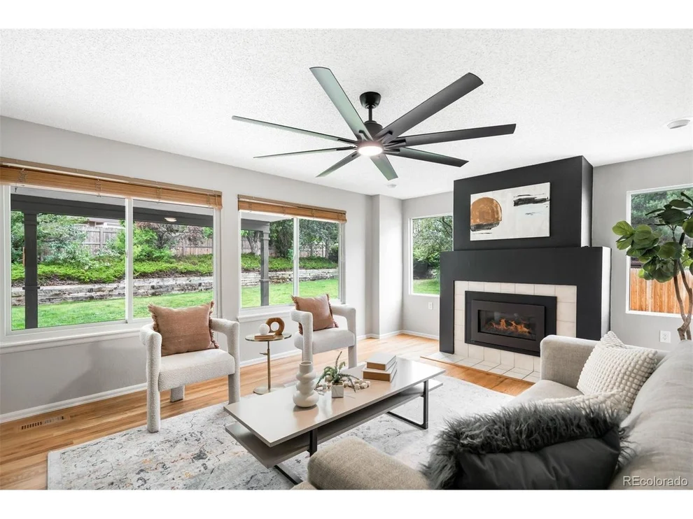Unit for sale at 8288 W Chestnut Ave, Littleton, CO 80128