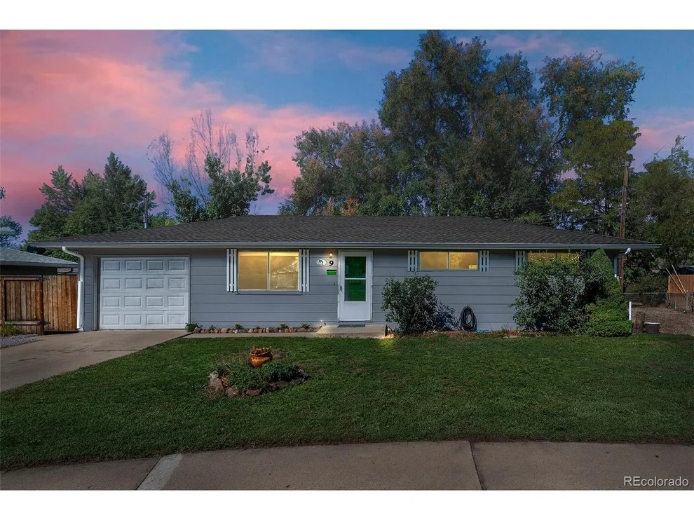 Unit for sale at 9 Elizabeth Ct, Longmont, CO 80501