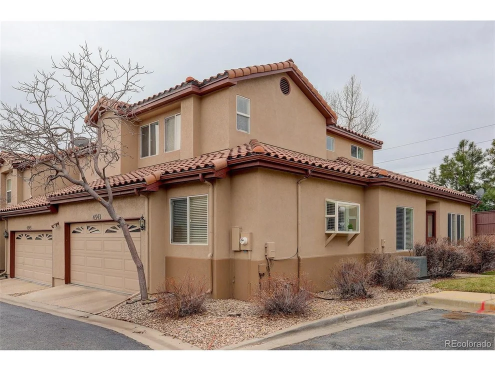 Unit for sale at 4543 S Auckland Ct, Aurora, CO 80015