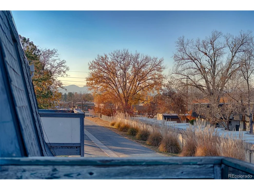 Unit for sale at 130 E Highline Cir, Centennial, CO 80122