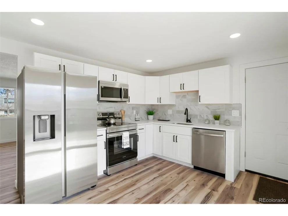 Unit for sale at 23 University Dr, Longmont, CO 80503