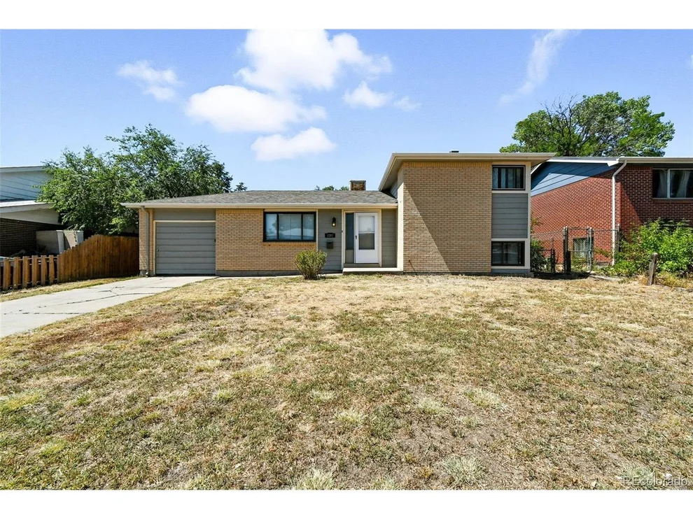 Unit for sale at 3207 Carson St, Aurora, CO 80011