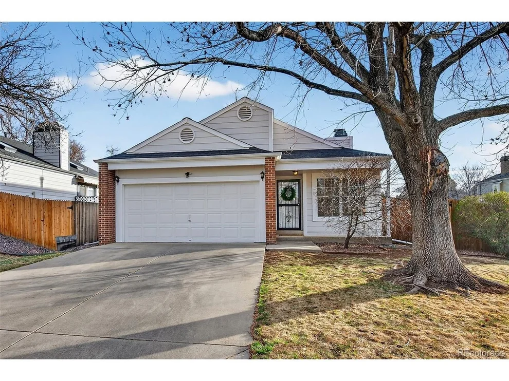 Unit for sale at 409 W Jamison Cir, Littleton, CO 80120