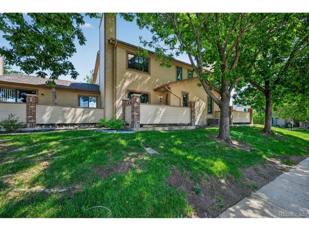 Unit for sale at 9147 W Cedar Dr, Lakewood, CO 80226