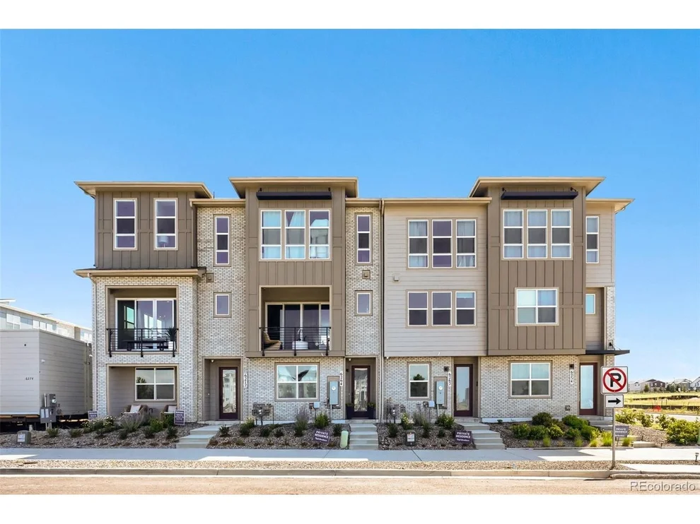 Unit for sale at 6272 N Killarney St, Aurora, CO 80019