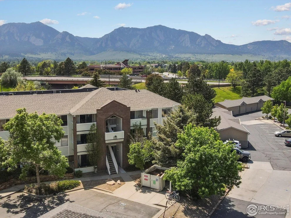 Unit for sale at 33 S Boulder Cir, Boulder, CO 80303