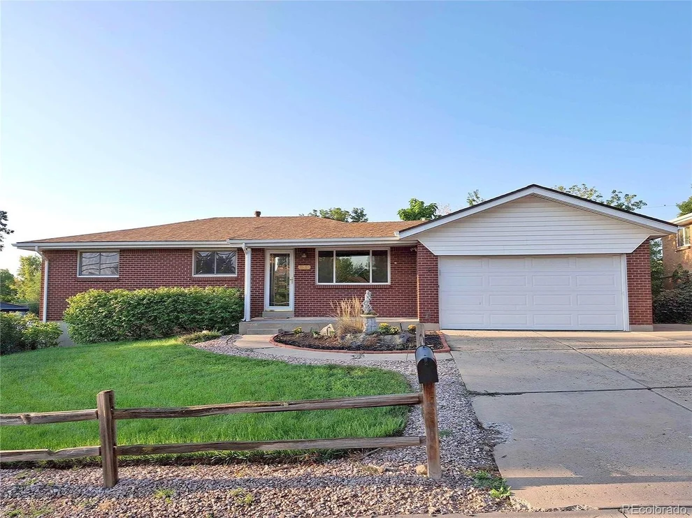 Unit for sale at 13390 W 8th Ave, Lakewood, CO 80401