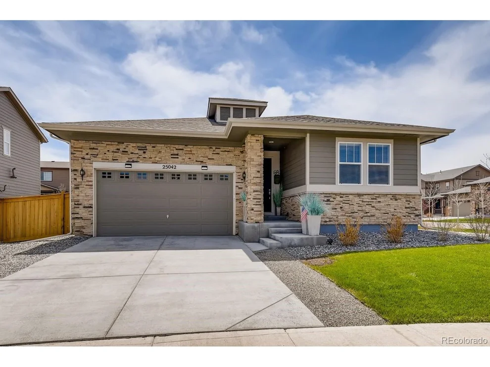 Unit for sale at 25042 E Cedar Pl, Aurora, CO 80018
