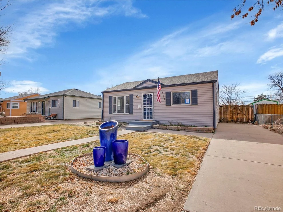 Unit for sale at 1681 Nome St, Aurora, CO 80010