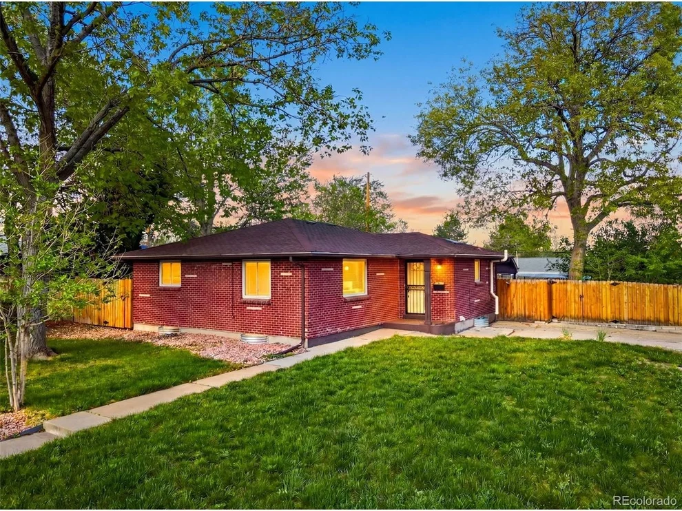 Unit for sale at 1490 S Zephyr St, Lakewood, CO 80232