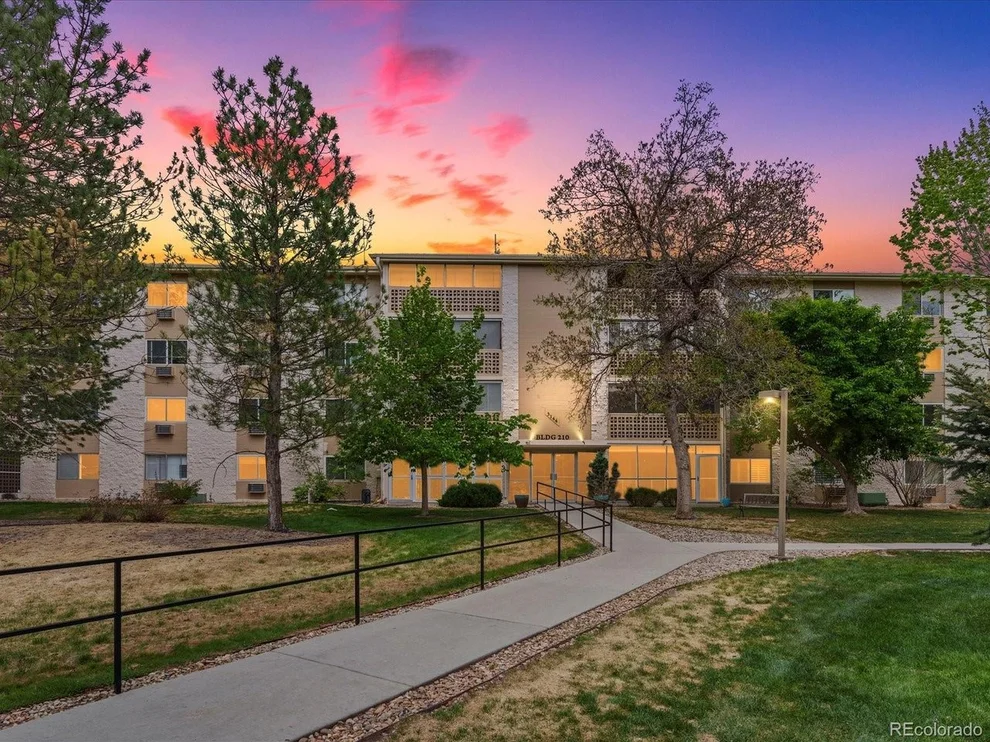 Unit for sale at 3144 S Wheeling Way, Aurora, CO 80014