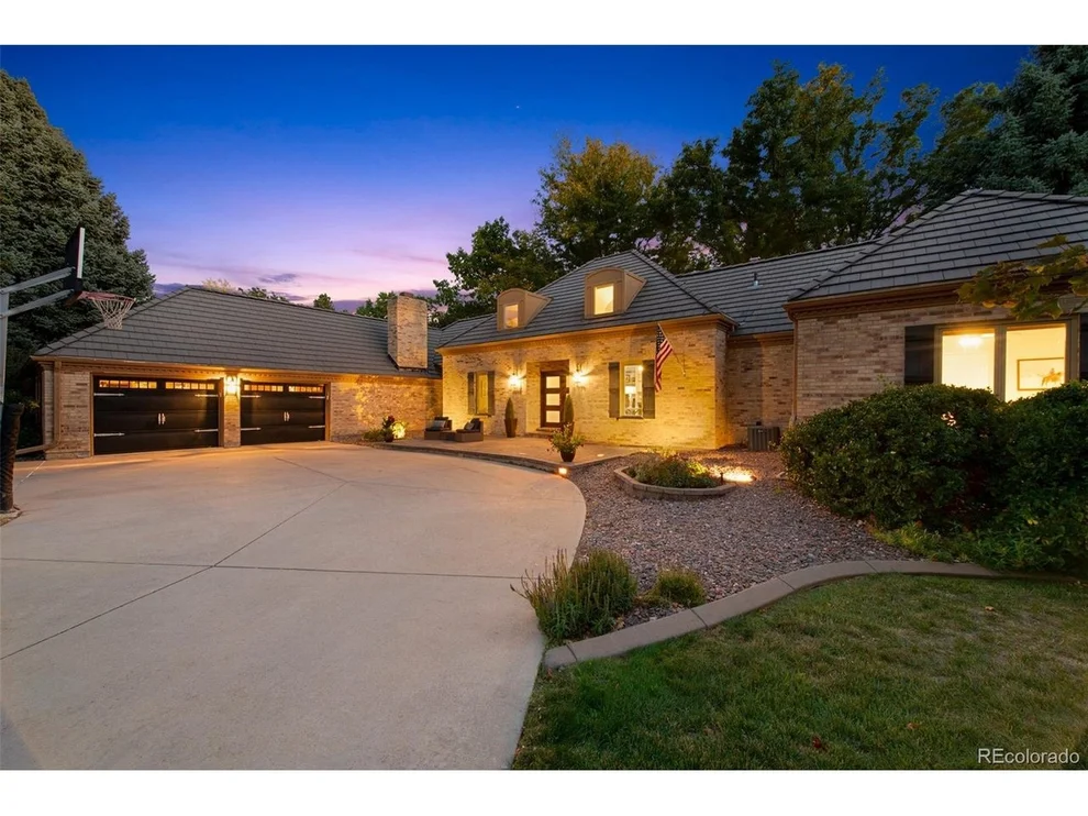 Unit for sale at 4696 W Lake Cir N, Littleton, CO 80123