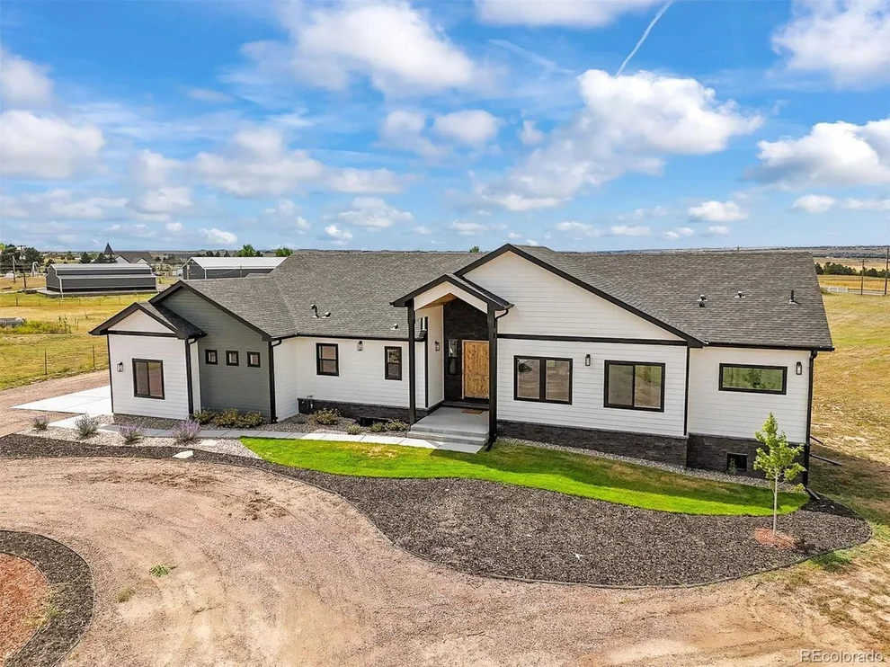 Unit for sale at 44035 Pony Express Ct, Elizabeth, CO 80107