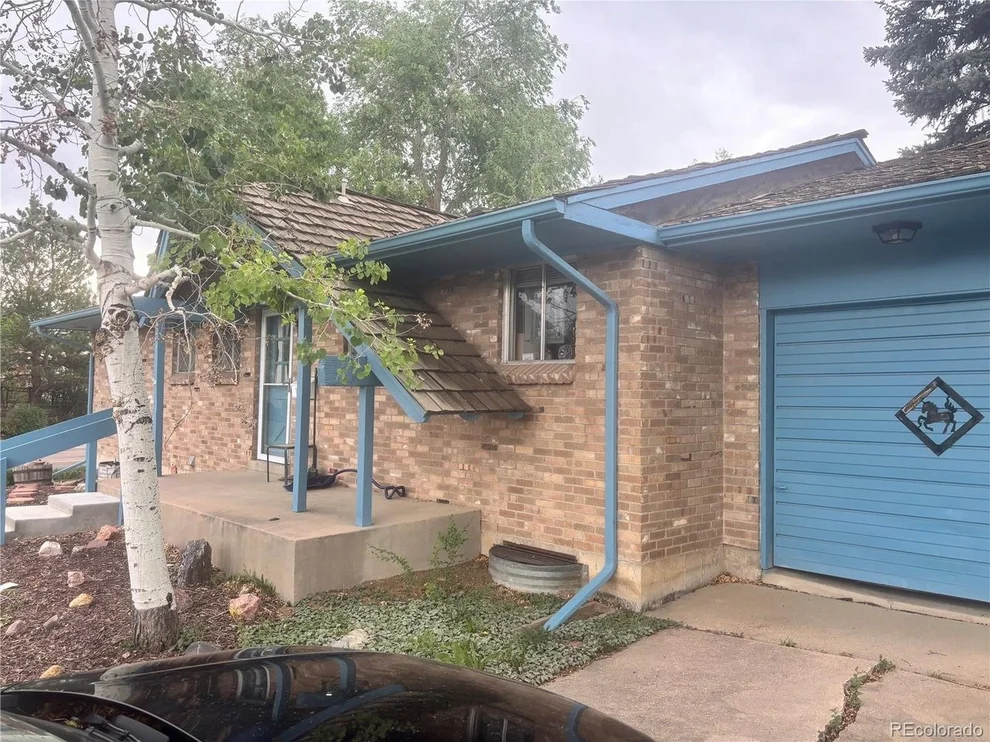 Unit for sale at 7600 S Kit Carson Dr, Centennial, CO 80122