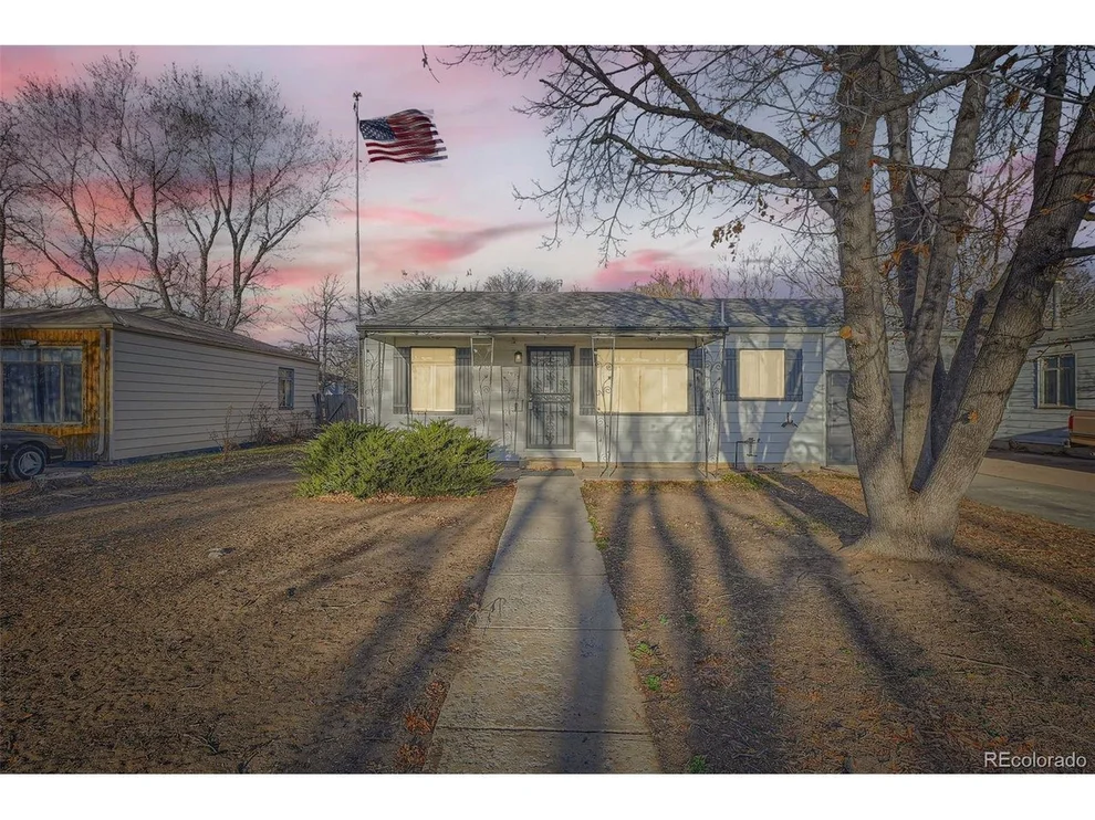 Unit for sale at 1975 S Hooker Cir, Denver, CO 80219