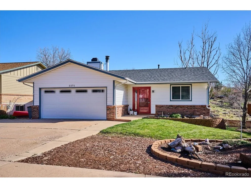 Unit for sale at 2271 S Beech Way, Lakewood, CO 80228