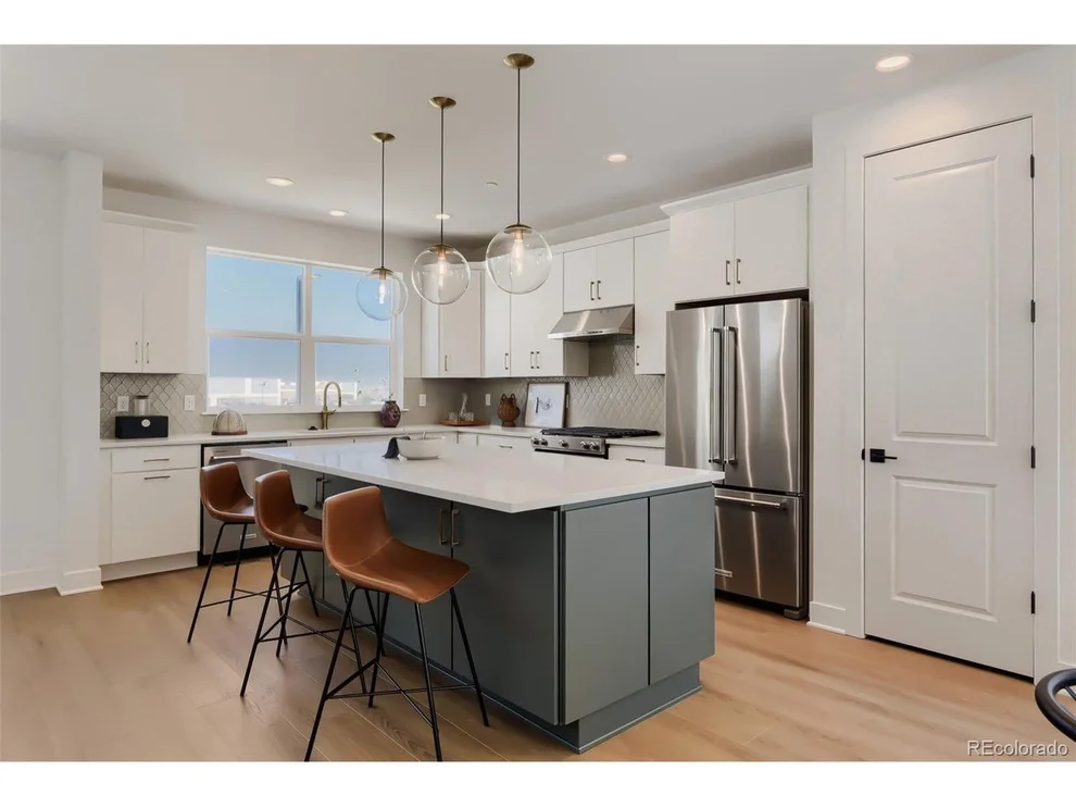 Unit for sale at 11000 E Geddes Cir, Centennial, CO 80112
