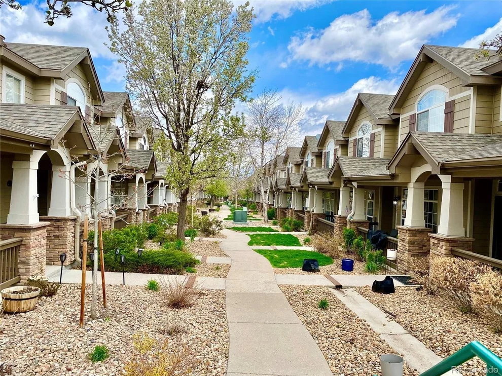 Unit for sale at 8355 Stonybridge Cir, Highlands Ranch, CO 80126