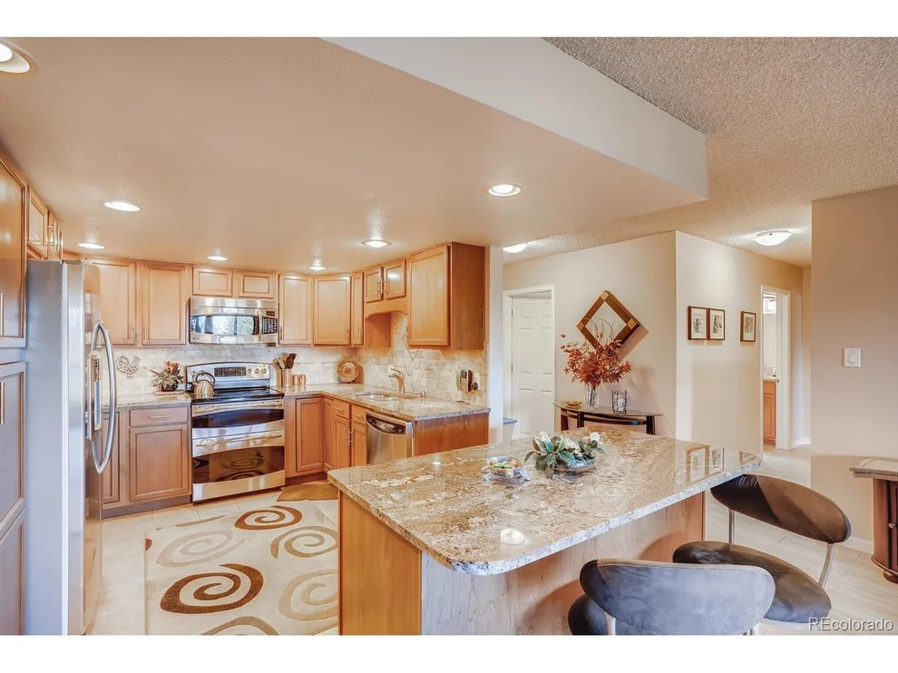 Unit for sale at 14091 E Marina Dr, Aurora, CO 80014