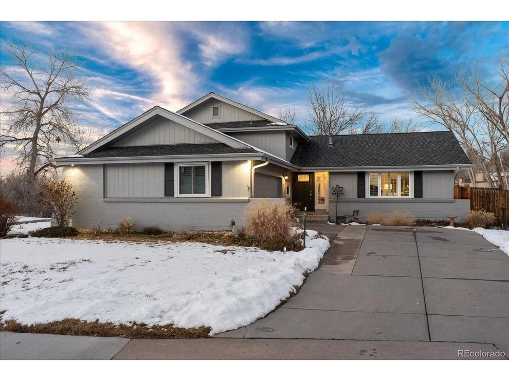 Unit for sale at 7664 S Olive Cir, Centennial, CO 80112