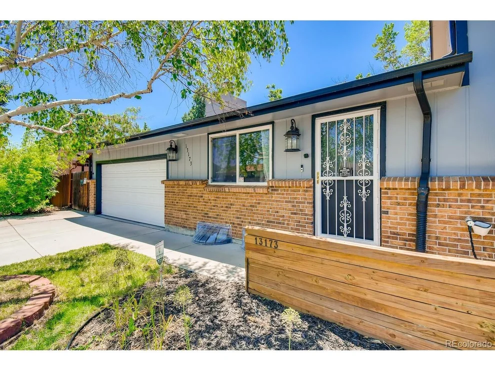 Unit for sale at 13173 Acres Green Dr, Littleton, CO 80124