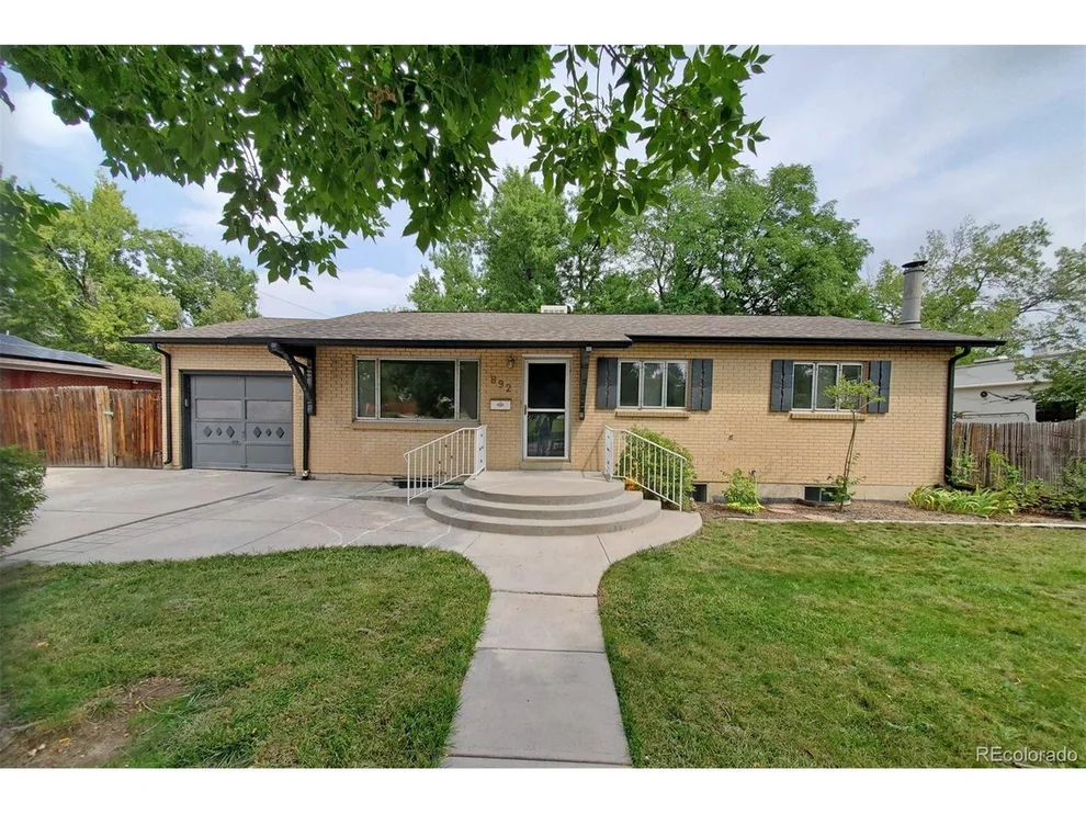 Unit for sale at 892 S Union Blvd, Lakewood, CO 80228