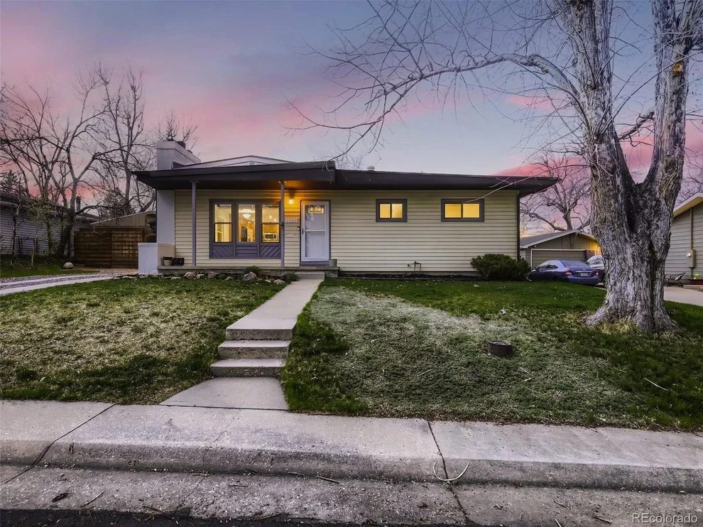 Unit for sale at 6649 S Foresthill St, Littleton, CO 80120