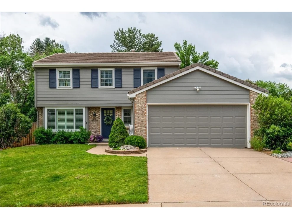 Unit for sale at 6886 S Locust Ct, Centennial, CO 80112