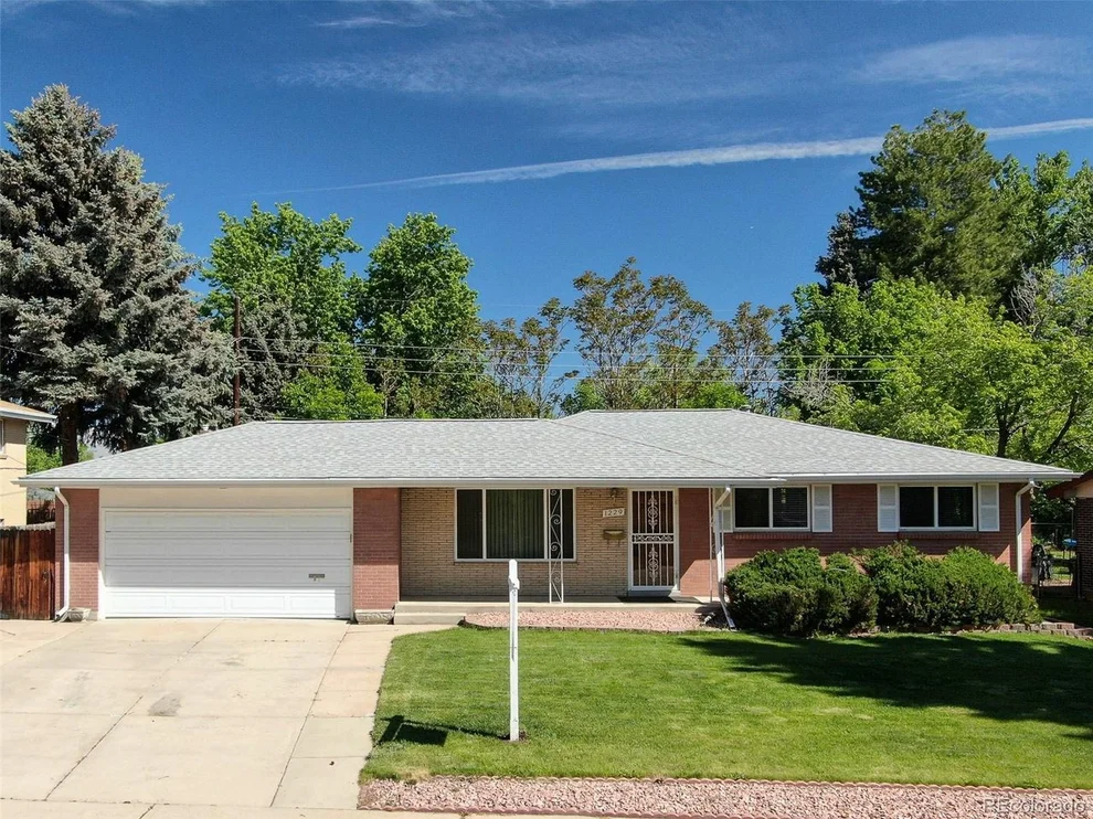 Unit for sale at 1229 S Drexel Way, Lakewood, CO 80232