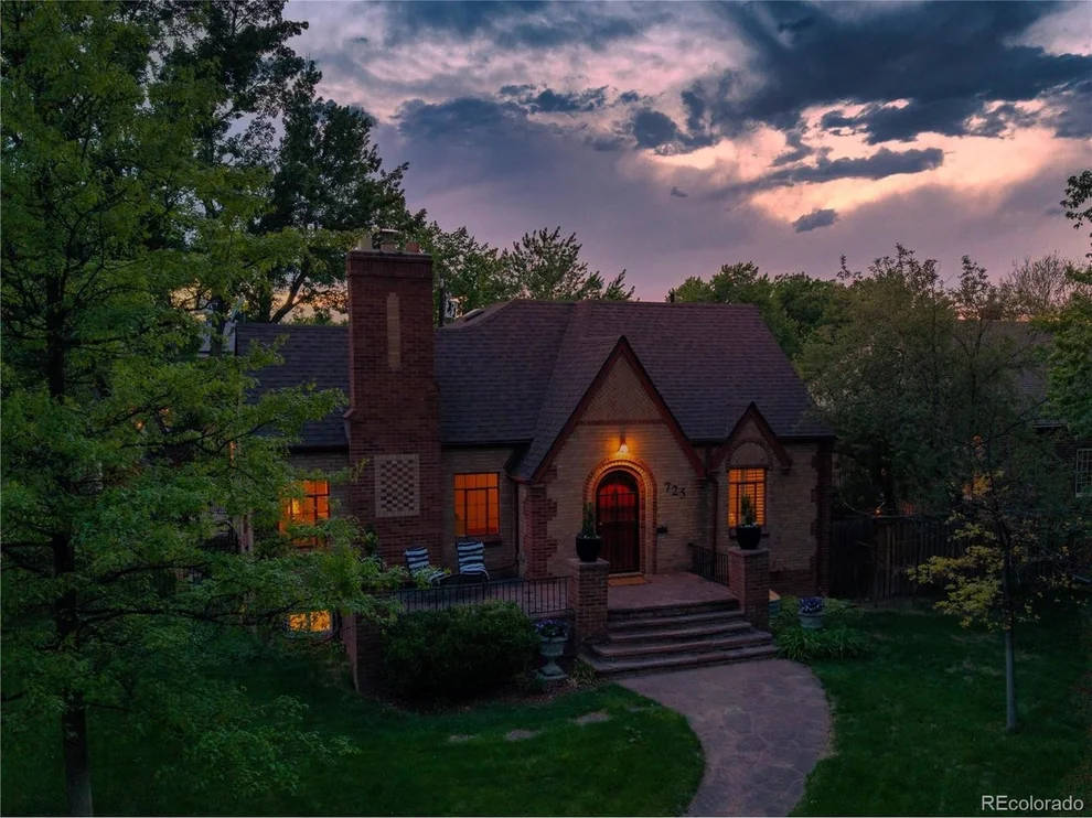Unit for sale at 725 Monaco Pkwy, Denver, CO 80220
