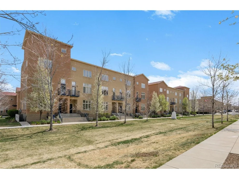 Unit for sale at 190 Roslyn St, Denver, CO 80230