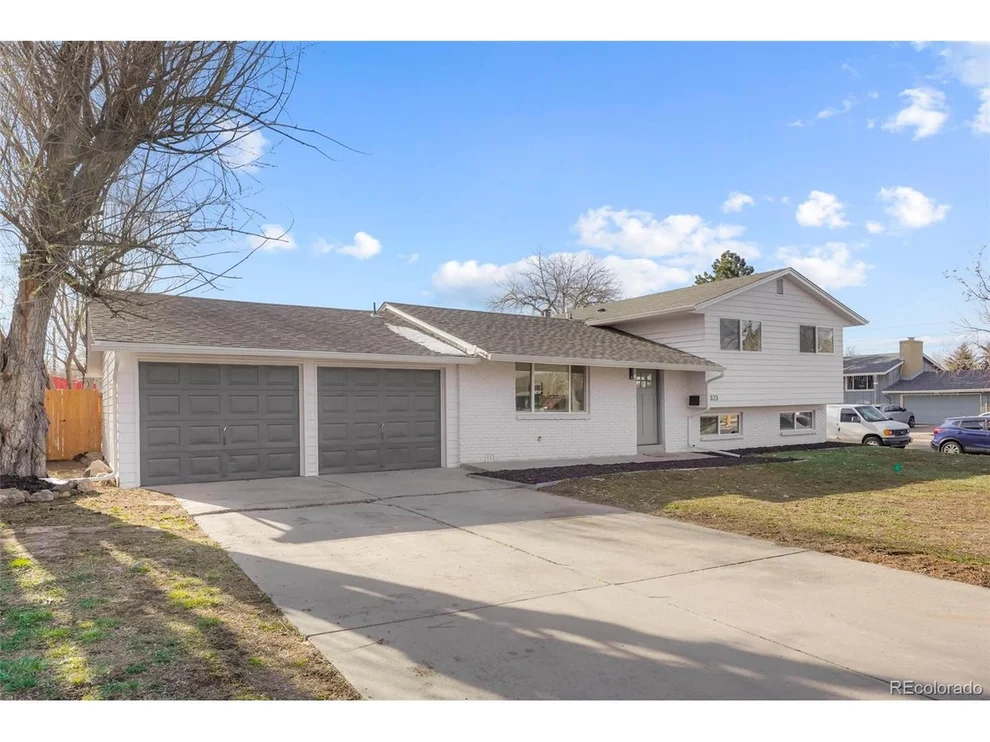 Unit for sale at 323 S Vaughn Way, Aurora, CO 80012
