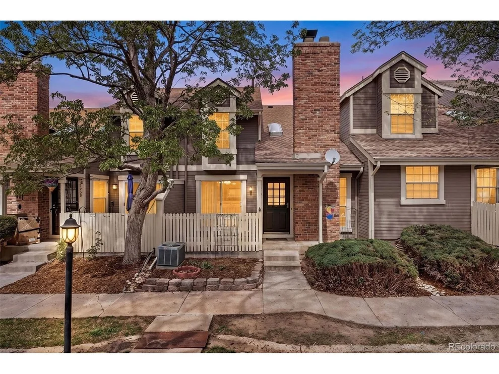 Unit for sale at 1990 S Helena St, Aurora, CO 80013